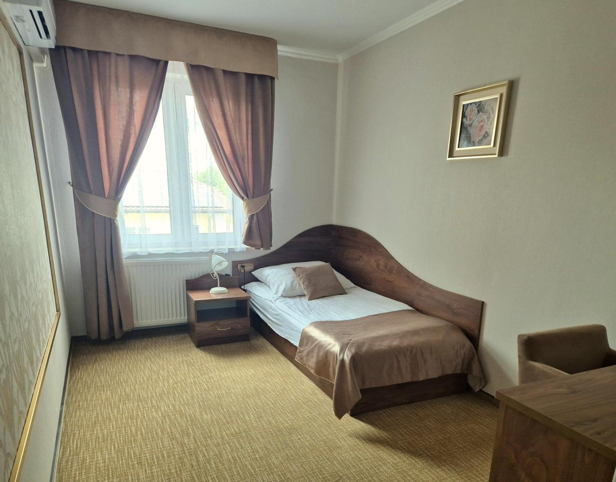 Dworek Nad Stawem & Laznia Piwna Ostrow Mazowiecka Luaran gambar